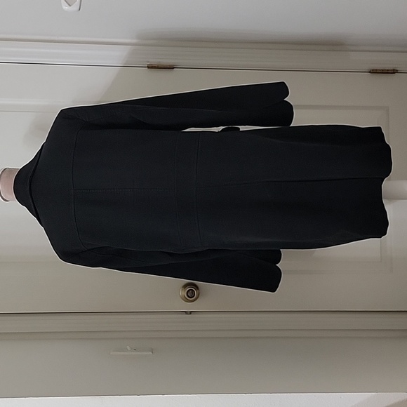 Gap, Size Unknown Black Toggle Closure Coat. Gently Used Condition - Picture 4 of 13